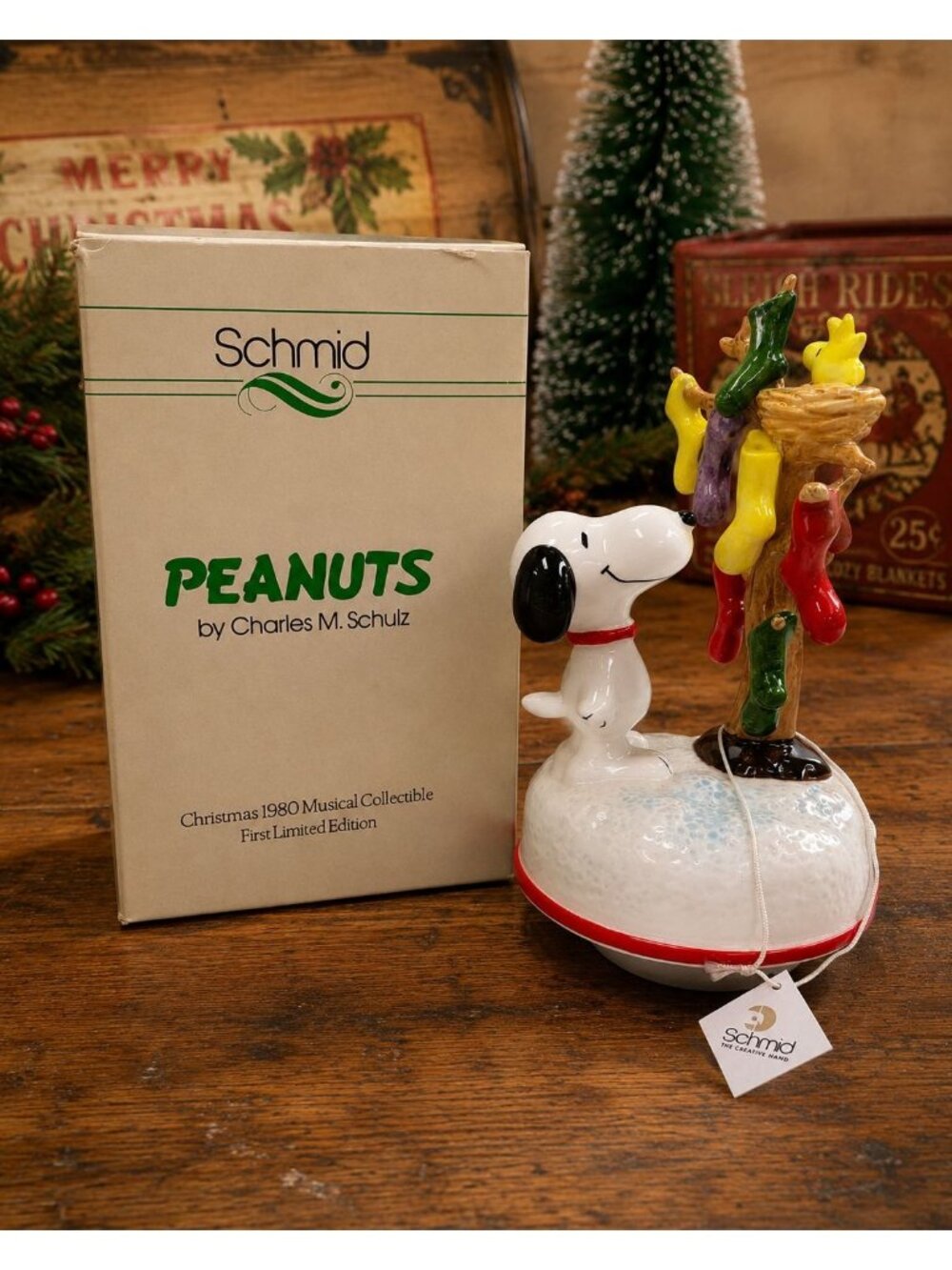 Schmid Peanuts Snoopy Christmas 1980 Musical Collectible Figurine First Limited